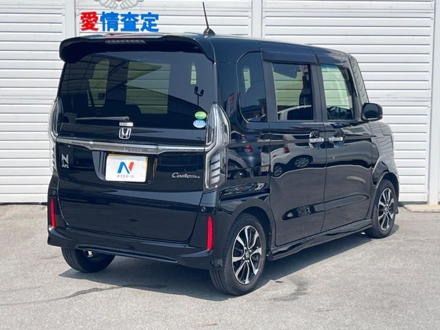 N BOX CUSTOM