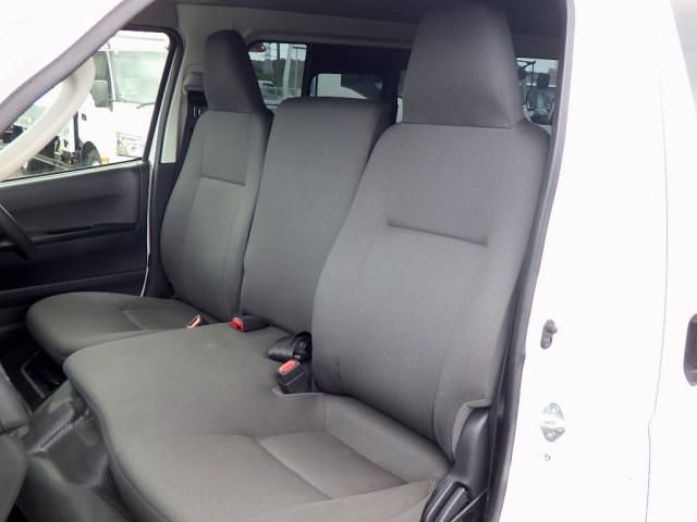 HIACE REGIUS WGN