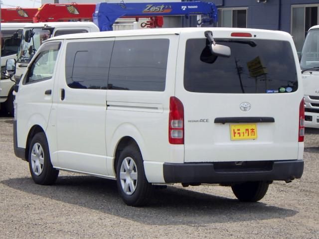 HIACE REGIUS WGN