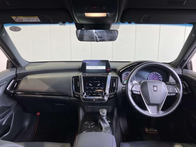 CROWN sedan hybrid