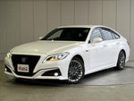 CROWN sedan hybrid