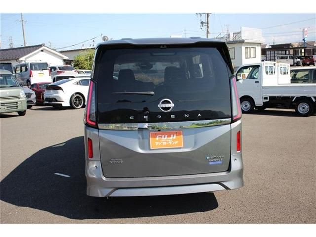 SERENA  WG 4WD