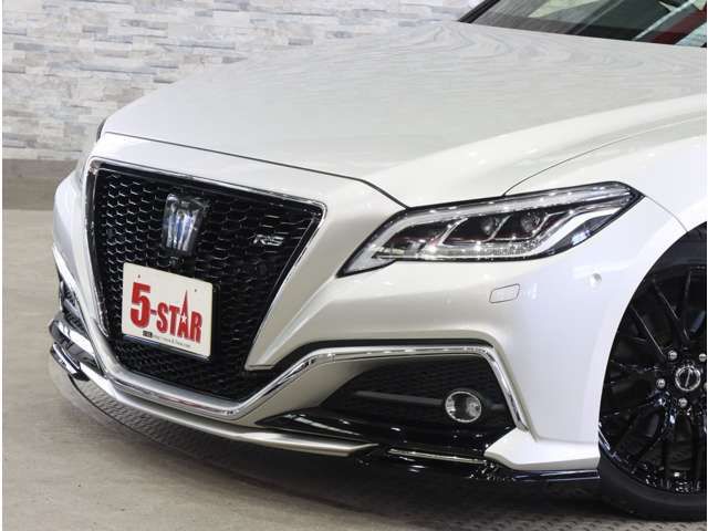 CROWN sedan hybrid