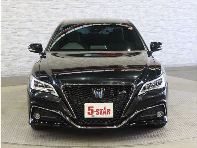 CROWN sedan hybrid