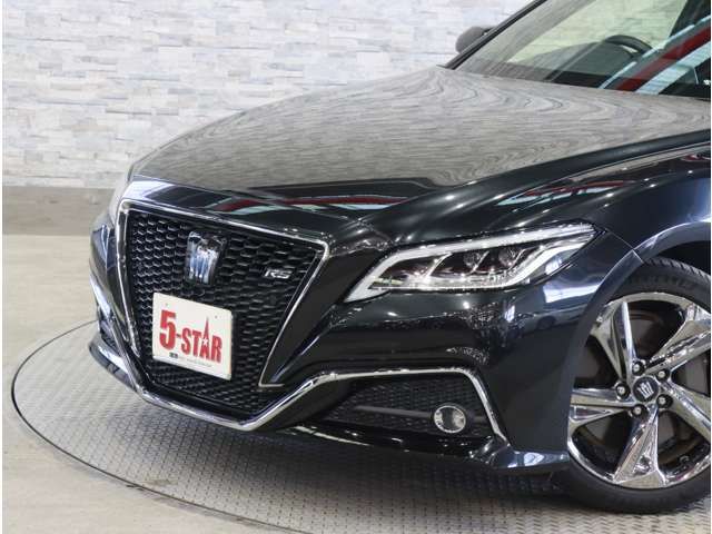 CROWN sedan hybrid