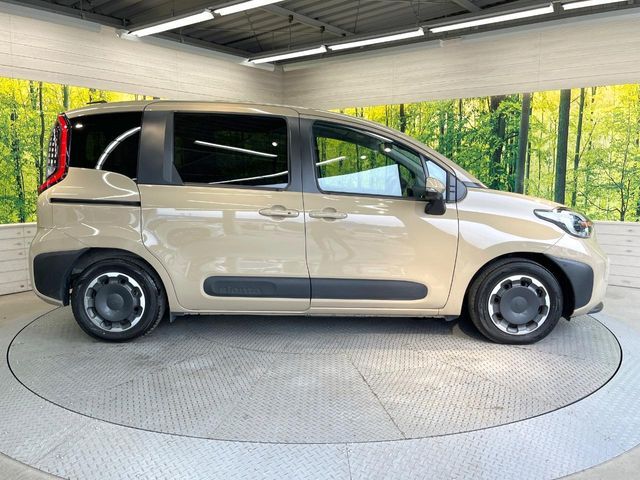 SIENTA HYBRID