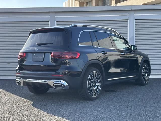 MERCEDES BENZ GLB