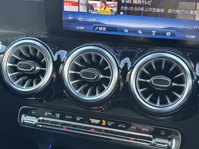 MERCEDES BENZ GLB