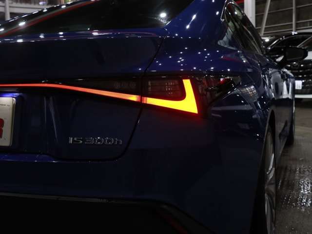 LEXUS IS300h