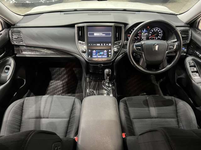 CROWN sedan