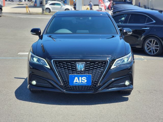 CROWN sedan hybrid