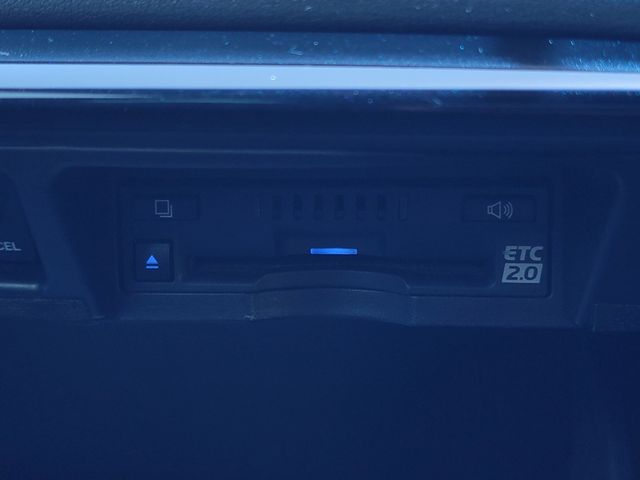 CROWN sedan hybrid