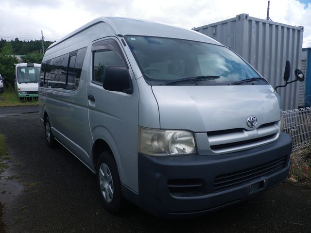 HIACE COMMUTER 4WD