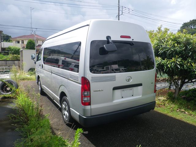 HIACE COMMUTER 4WD