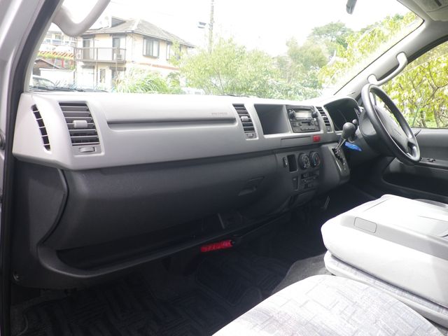 HIACE COMMUTER 4WD