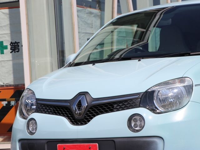 RENAULT TWINGO