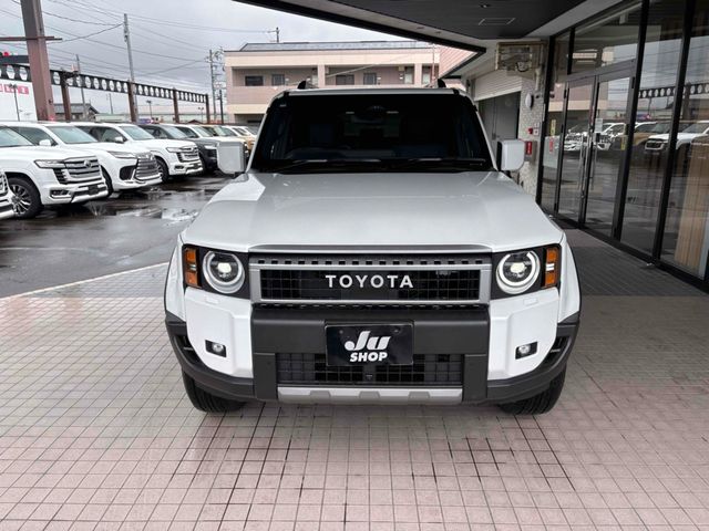 LANDCRUISER 250