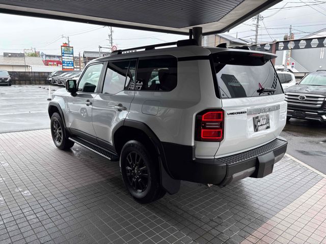 LANDCRUISER 250