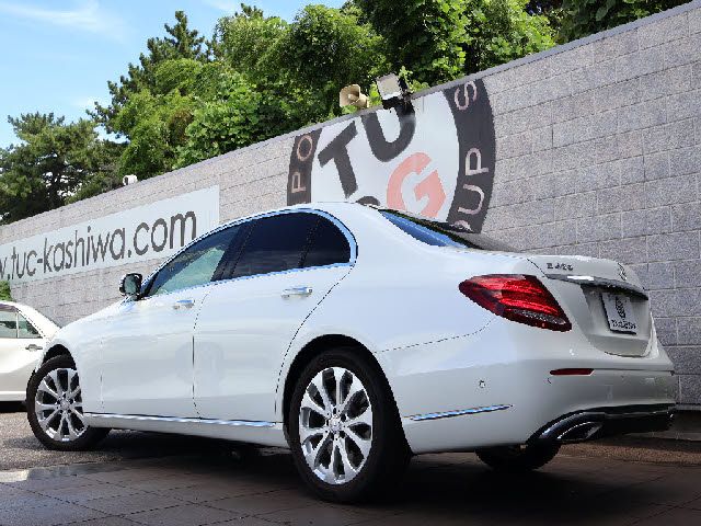 MERCEDES BENZ E class sedan