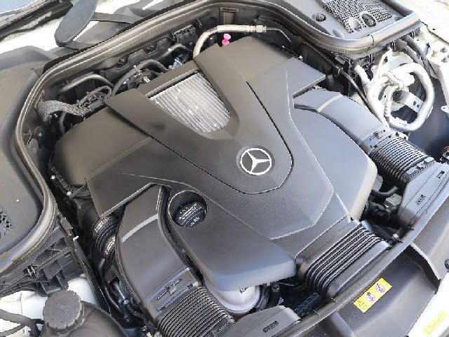 MERCEDES BENZ E class sedan
