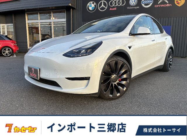 TESLA MODEL Y