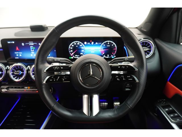 MERCEDES BENZ GLB