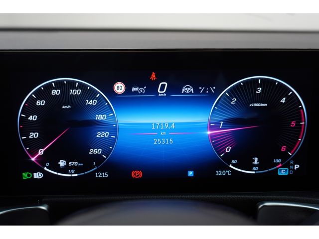 MERCEDES BENZ GLB