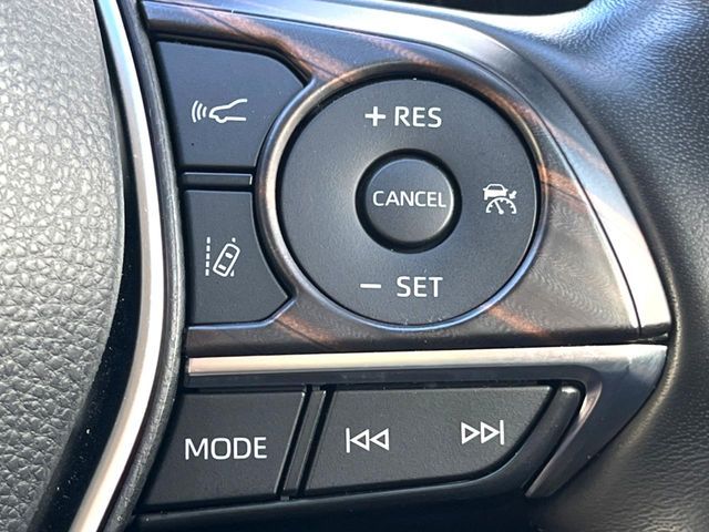 CROWN sedan hybrid