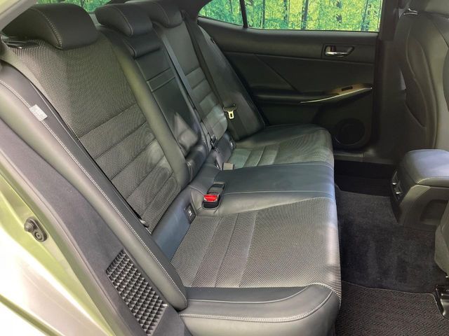 LEXUS IS300h