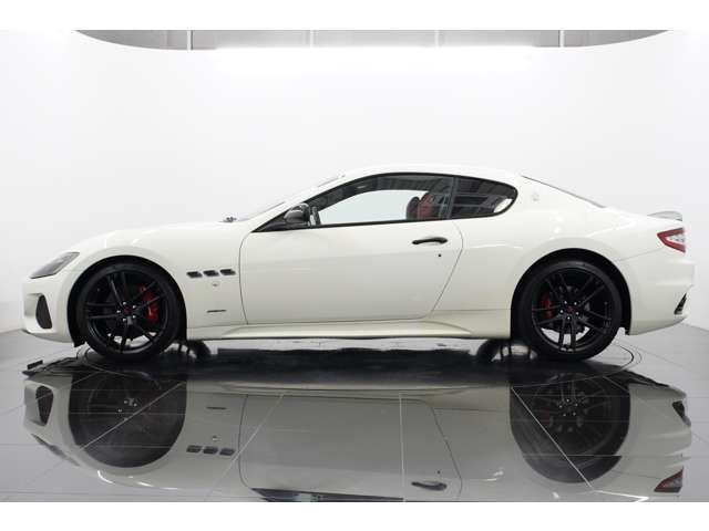 MASERATI GRANTURISMO