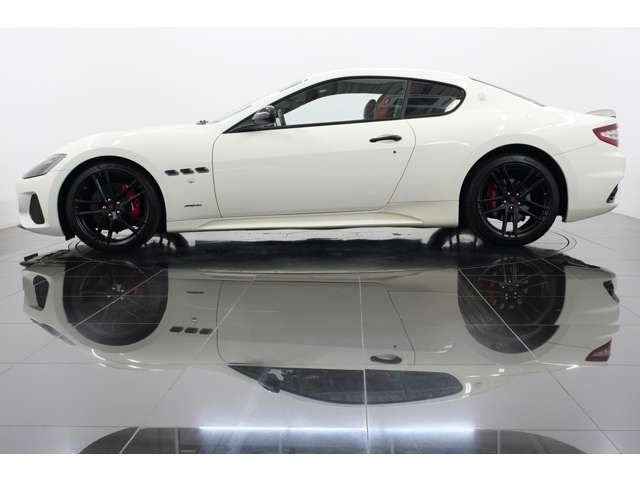 MASERATI GRANTURISMO