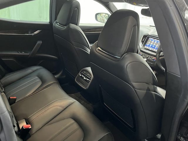 MASERATI GHIBLI Sedan