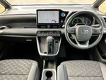 VOXY HYBRID