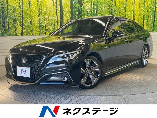CROWN sedan hybrid