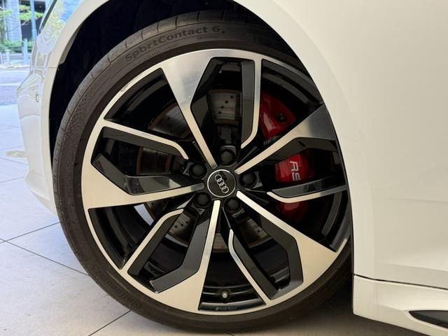 AUDI RS4 AVANT