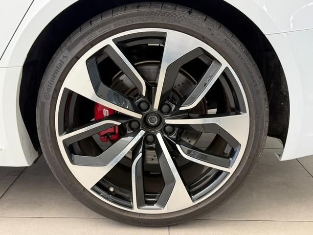 AUDI RS4 AVANT