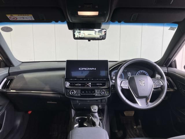 CROWN sedan hybrid