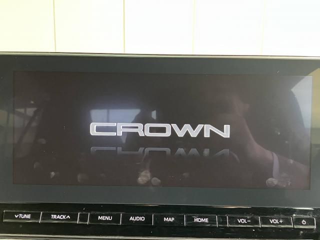 CROWN sedan hybrid