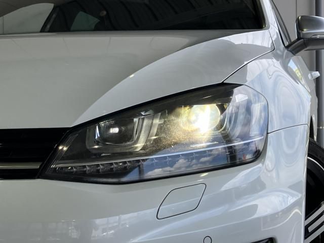 VOLKSWAGEN GOLF R