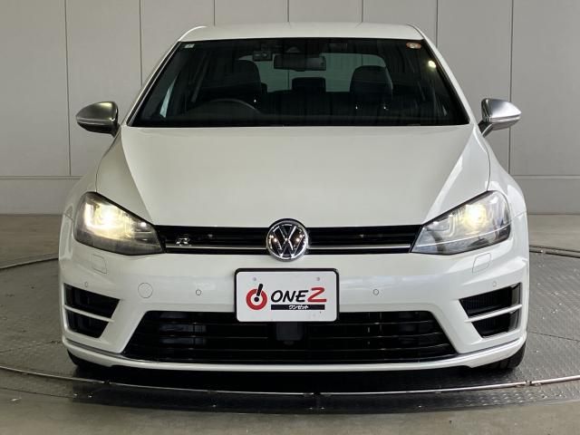 VOLKSWAGEN GOLF R