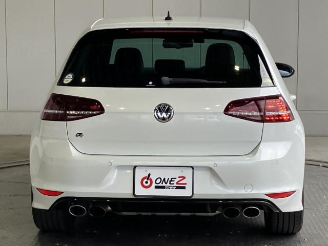 VOLKSWAGEN GOLF R