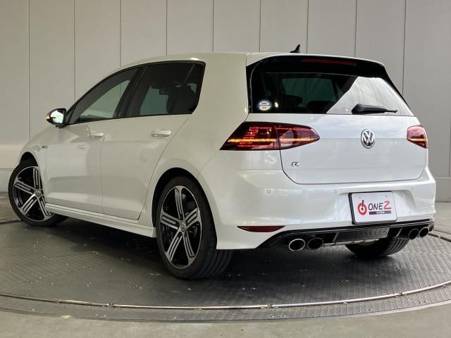 VOLKSWAGEN GOLF R