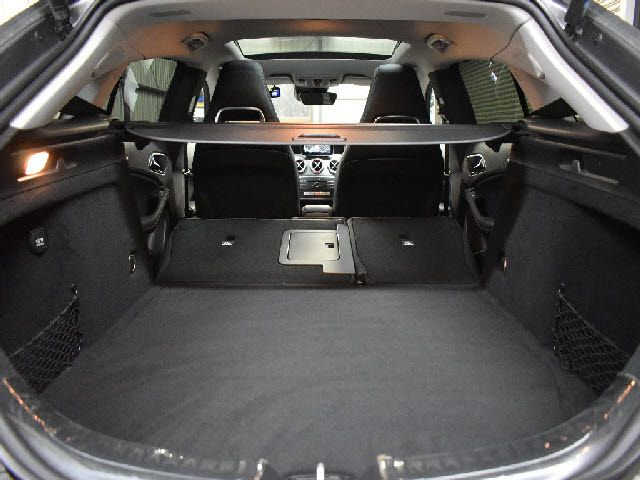 MERCEDES BENZ CLA Shooting Brake