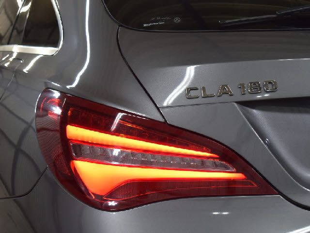 MERCEDES BENZ CLA Shooting Brake