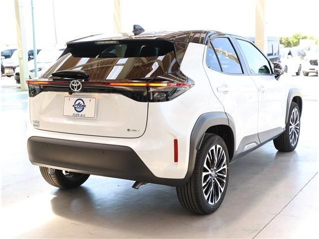 YARIS CROSS HYBRID