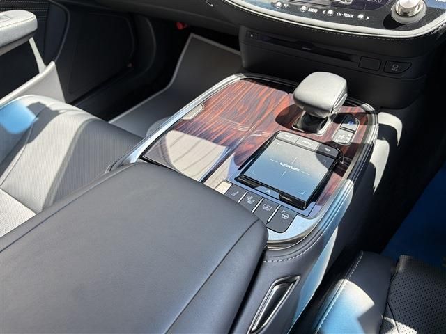 LEXUS LS500h