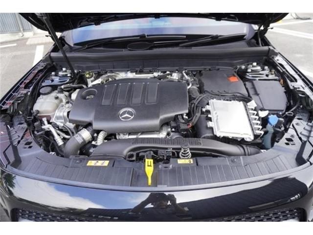 MERCEDES BENZ GLB
