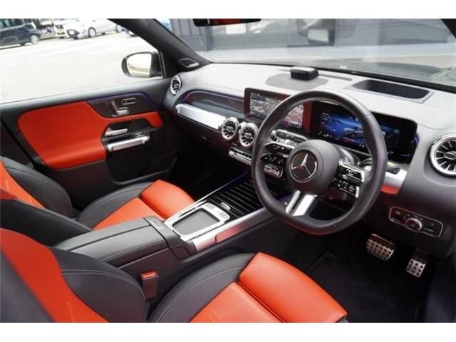 MERCEDES BENZ GLB