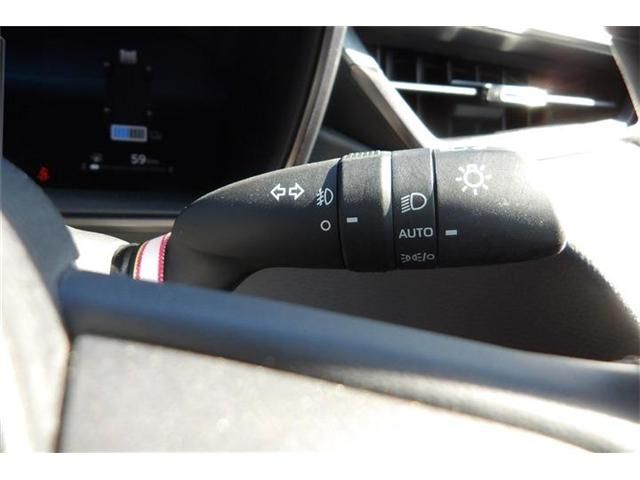 COROLLA sedan HYBRID 4WD