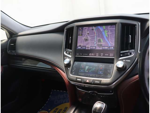 CROWN sedan